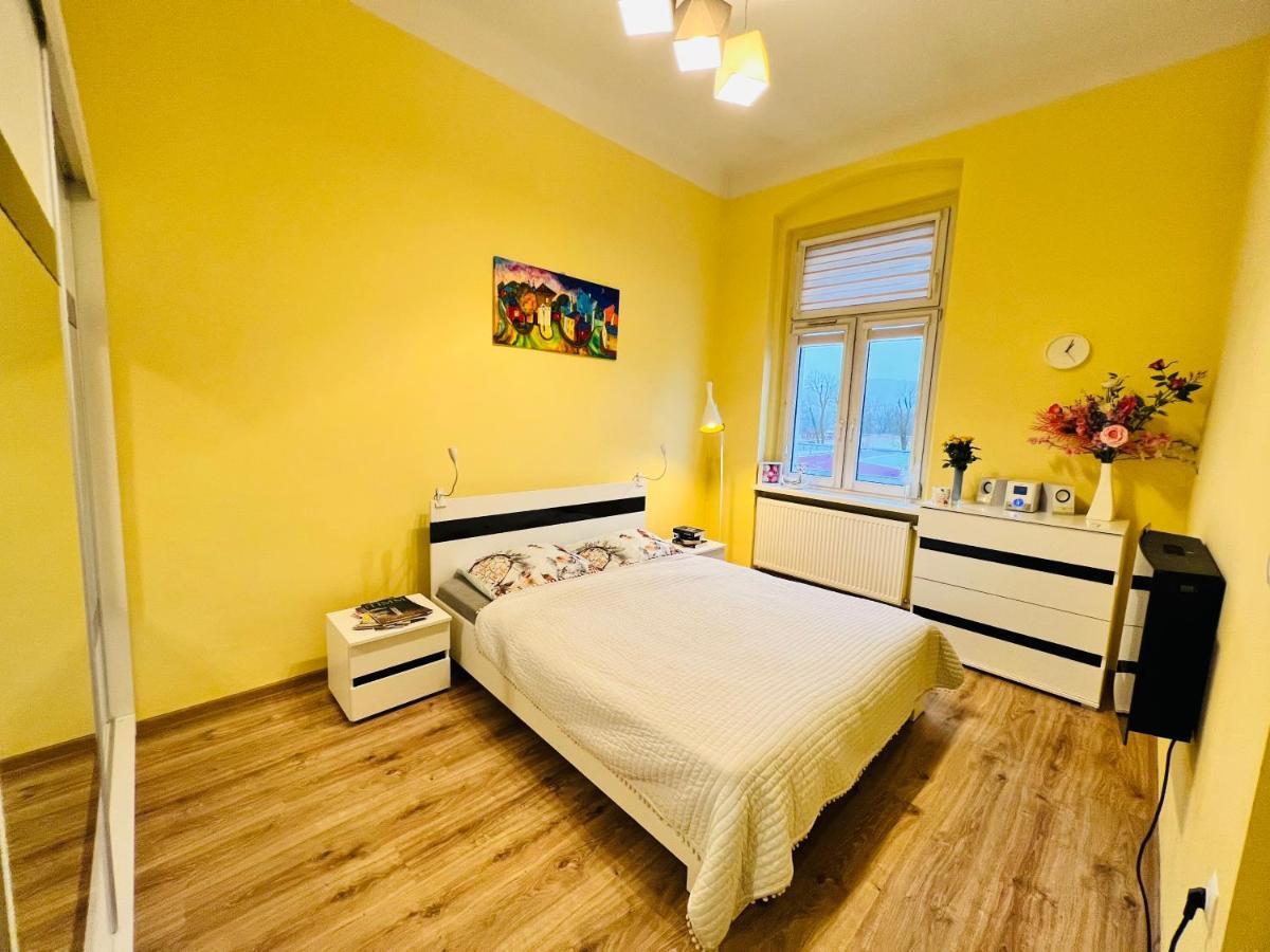 Wolnosci 21 Jelenia Gora Apartment Екстериор снимка