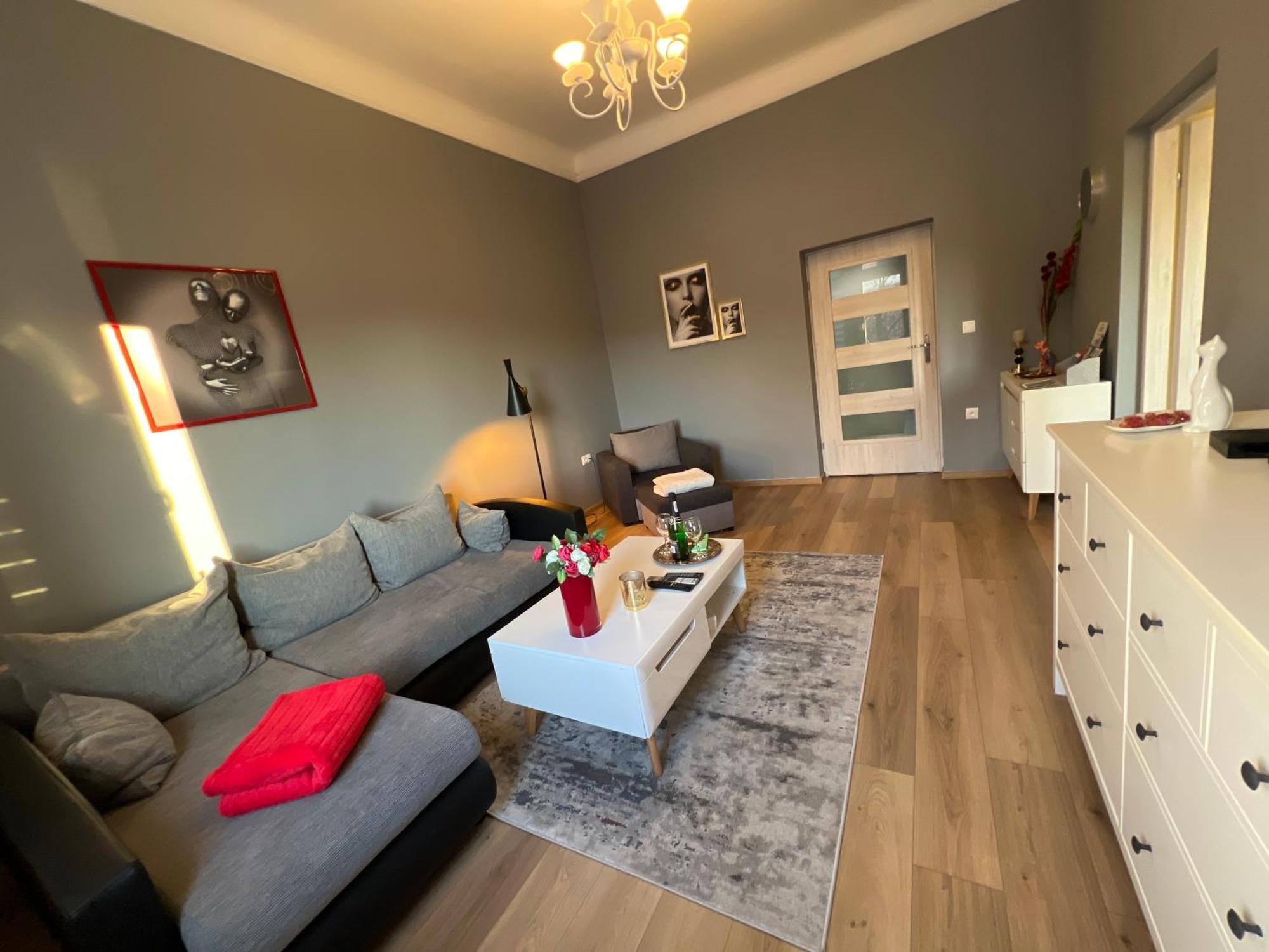 Wolnosci 21 Jelenia Gora Apartment Екстериор снимка